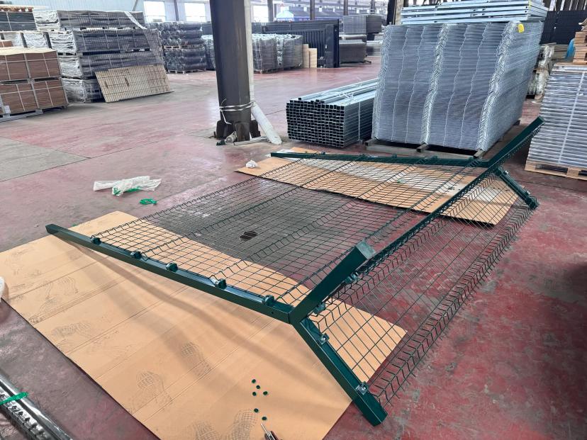 Turkish customers purchased 2084 sets of airport fences for airport security projects